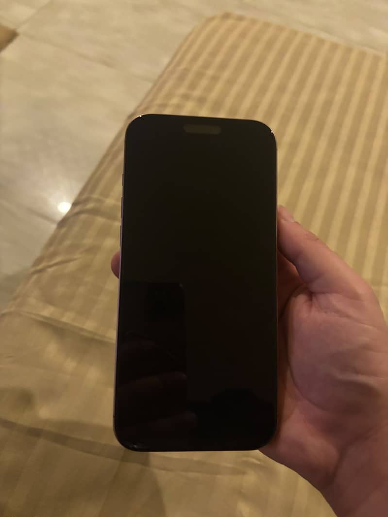 Apple iPhone 16 Pro Max 4
