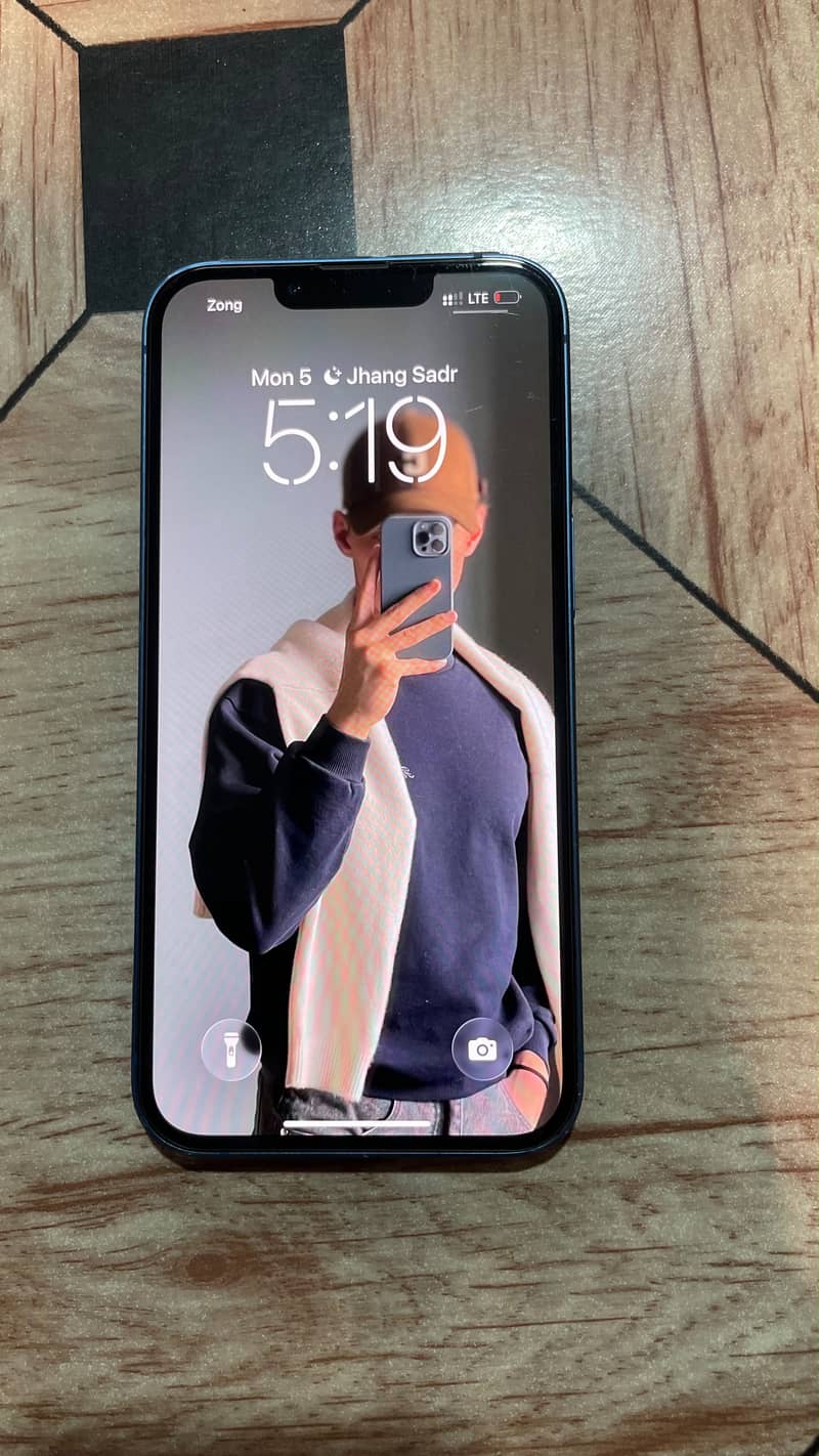 Apple iPhone 13 0