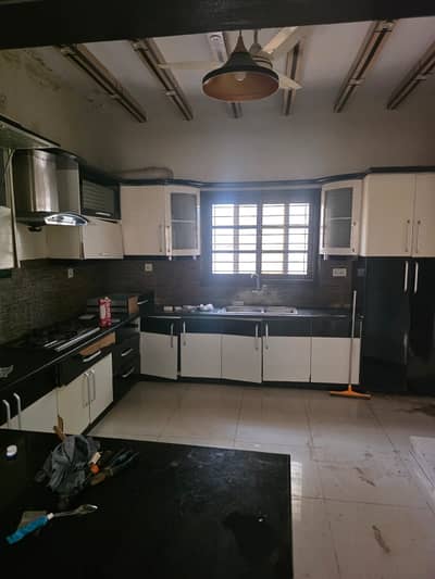 500 YARD RENOVATED BUNGALOW FOR RENT PHASE 1 LINE WATER