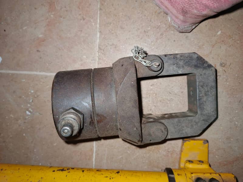 Hydraulic Punch 2