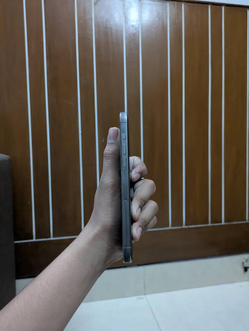 Apple iPhone 15 Pro Max 3