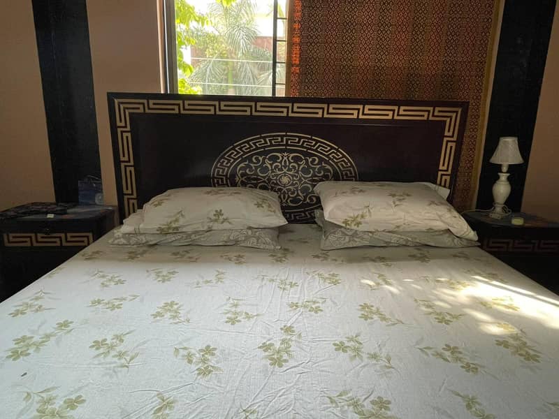 Bed with side tables 1