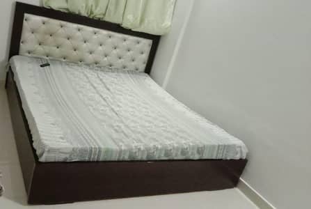 Queen bed