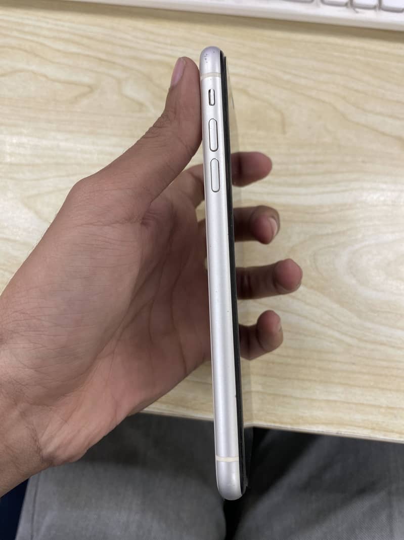 Apple iPhone 11 2