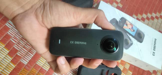 Insta360 X3 with complete setup
