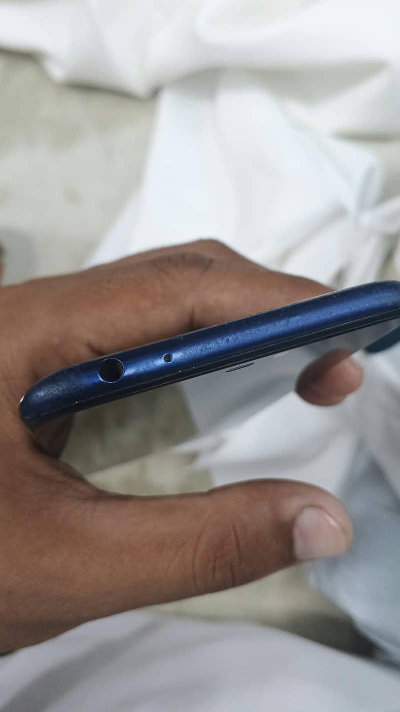 Honor 8C 3