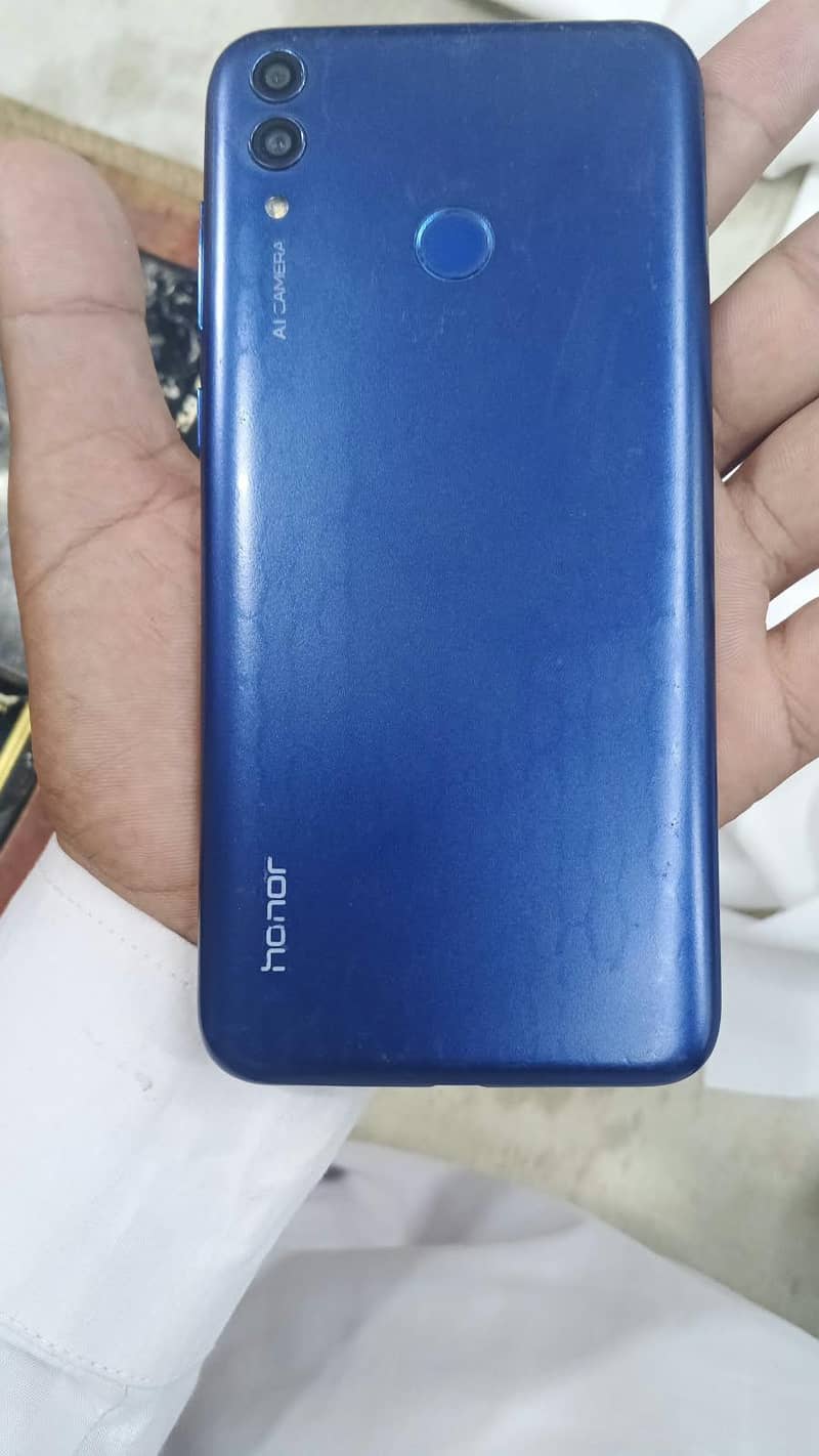 Honor 8C 6