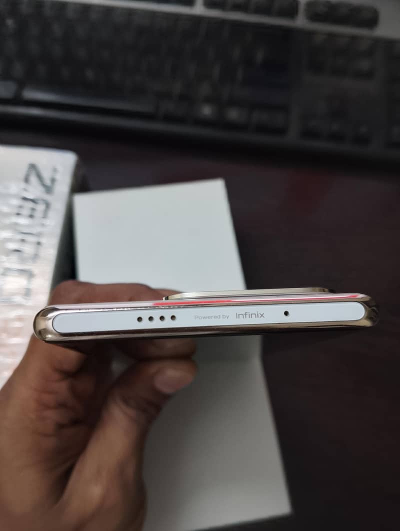 Infinix Zero 30 7