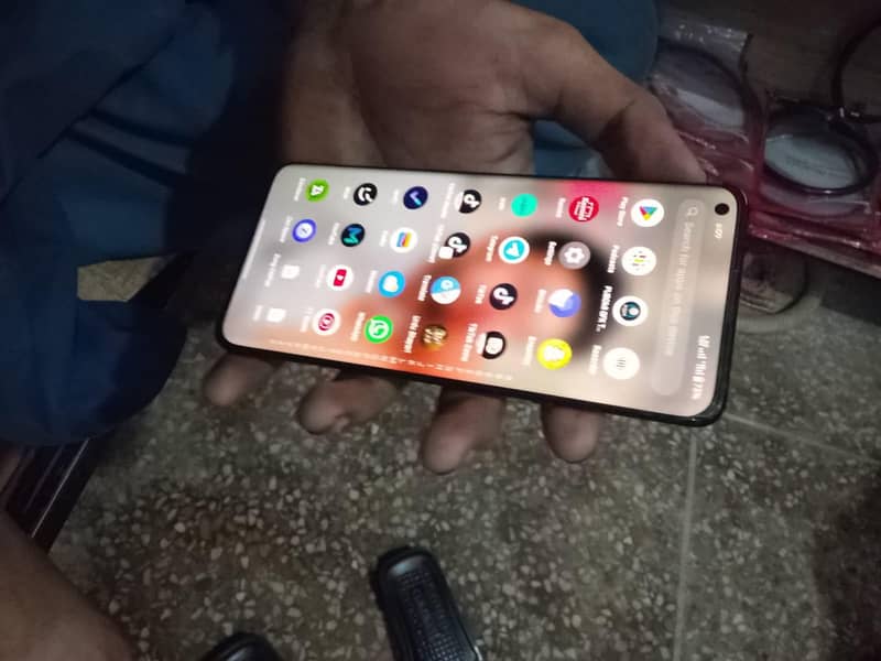 One Plus 9R 1