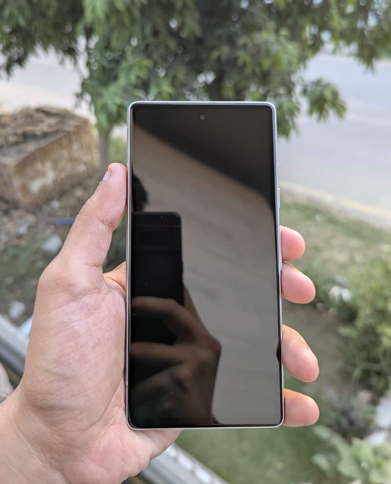 Google Pixel 7a 2