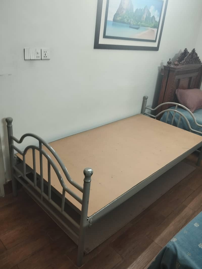iron single beds 1