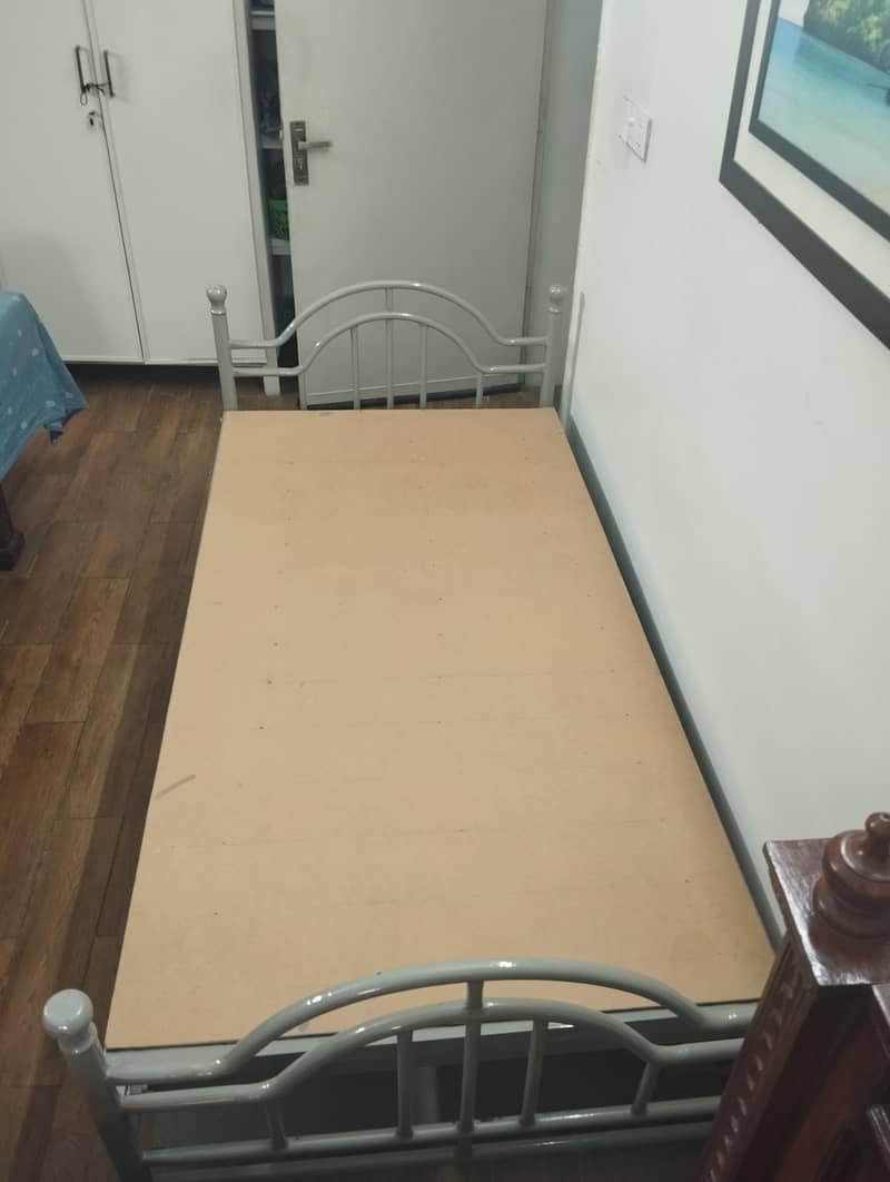 iron single beds 2