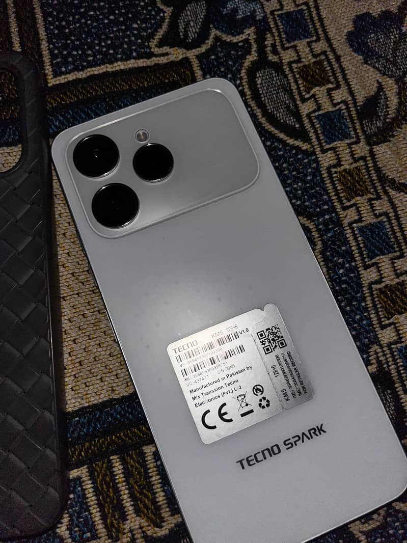 Tecno Spark 40 1