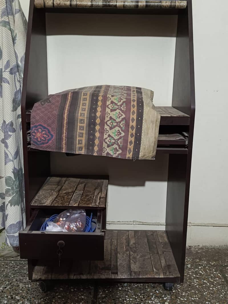 Computer / Study Table for Sale 0