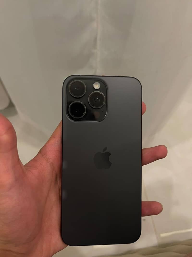 Apple iPhone 15 Pro Max 0