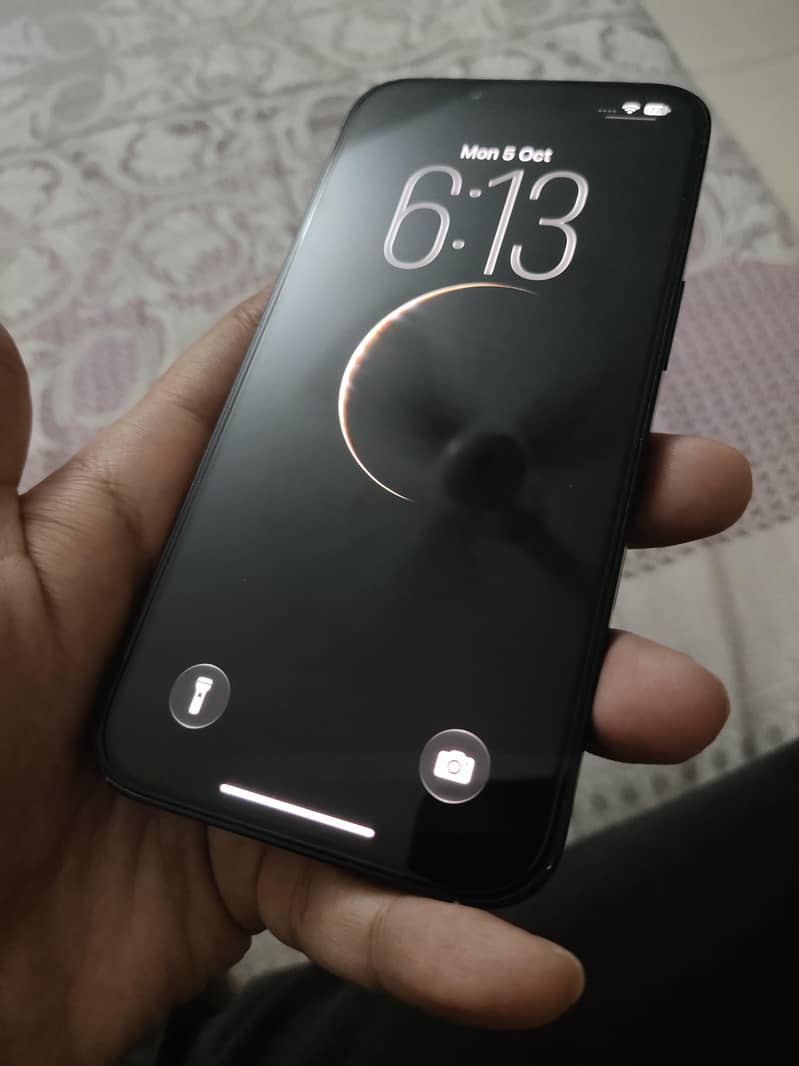 Apple iPhone 13 jv 0