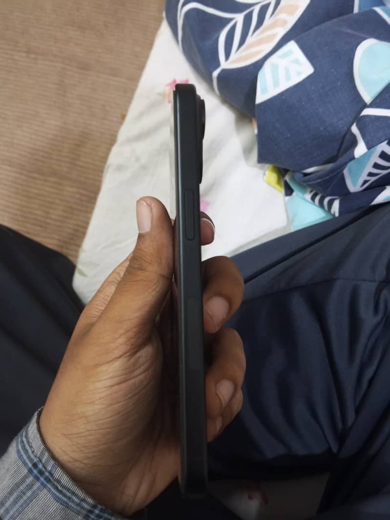 Apple iPhone 15 3