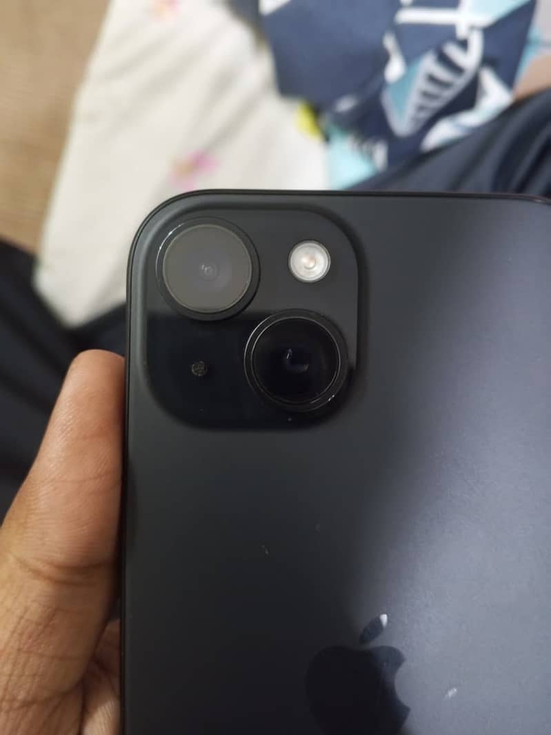 Apple iPhone 15 4