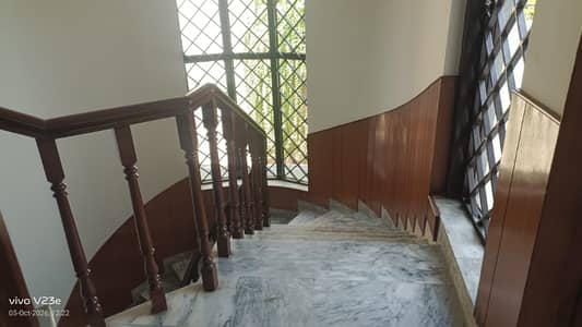 1kanal used corner house For sale in Dha Phase 3 X Block