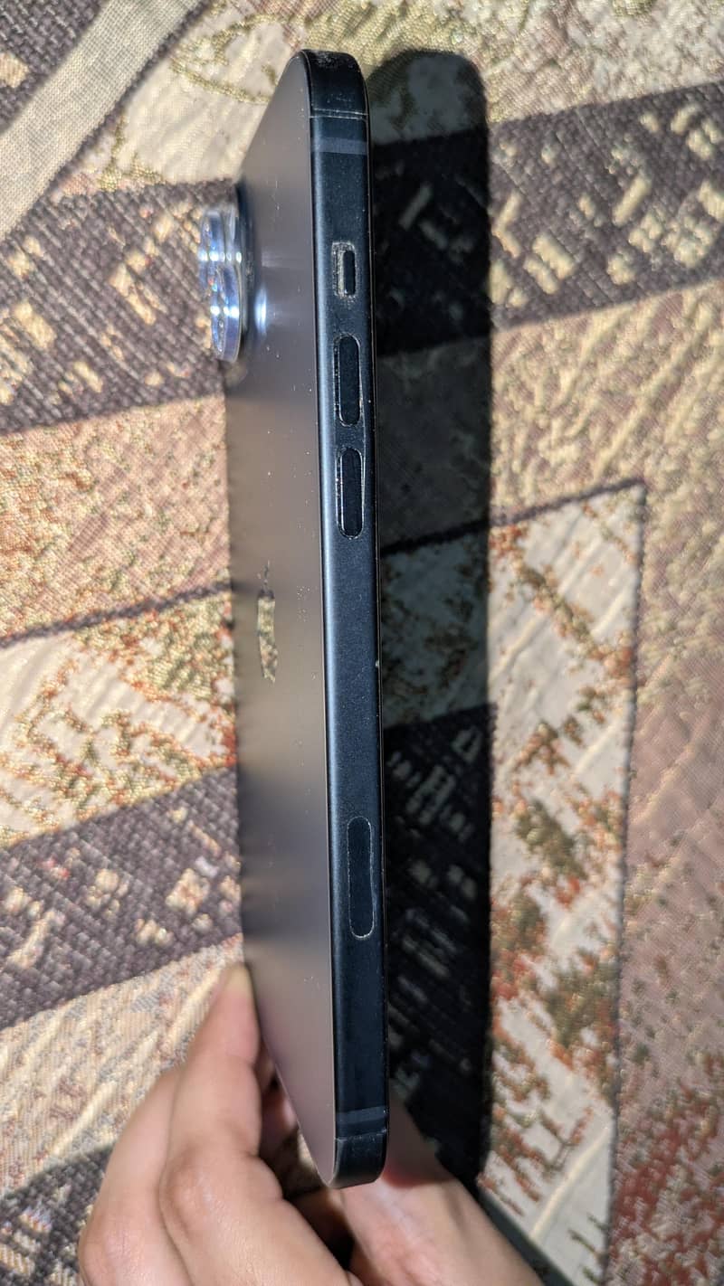 Apple iPhone 15 plus 2