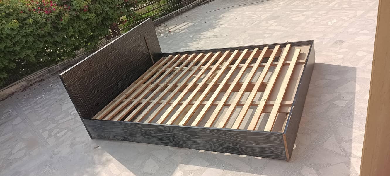 Single bed 2,Double Bed 1,office Table 2, side table 2 6