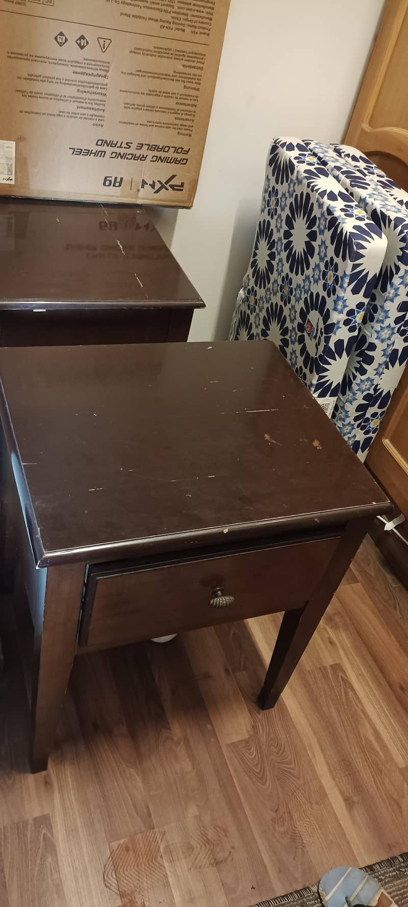 Single bed 2,Double Bed 1,office Table 2, side table 2 8