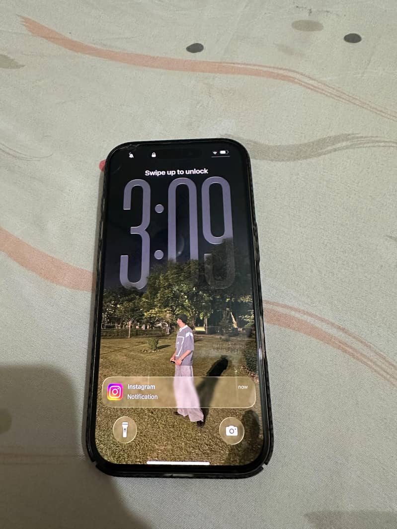 Apple iPhone 16 Pro 1