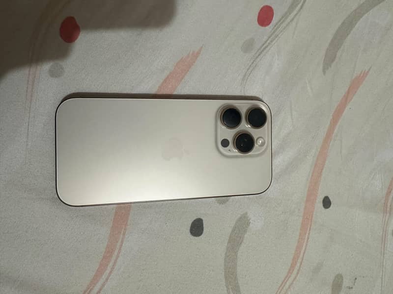 Apple iPhone 16 Pro 2
