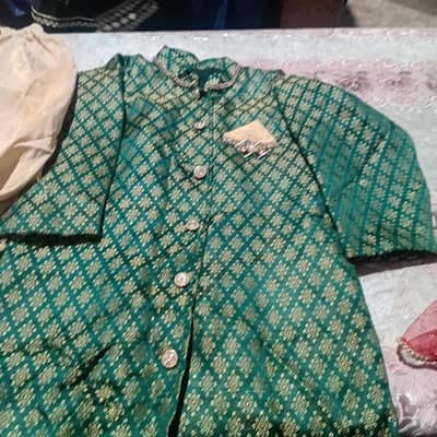 jamawar ki sherwani only 1 time used  3 to 6 year k boys k liye