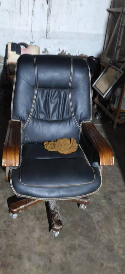 office chair 10/10 Condition