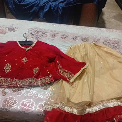 lehnga  or shirt is available in 6months to 3 year ki girls k liye