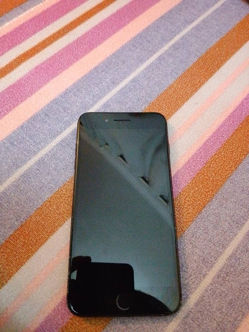 Apple iPhone 7 Plus 1