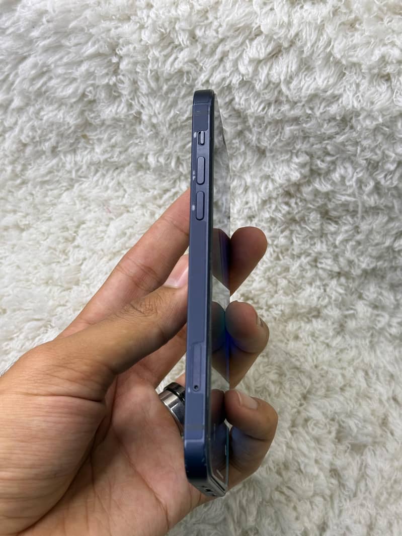 Apple iPhone 12 3