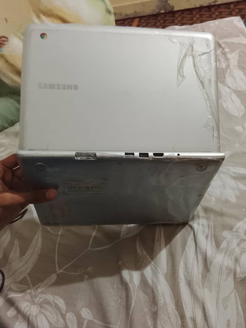 Samsung Mobile E200 1