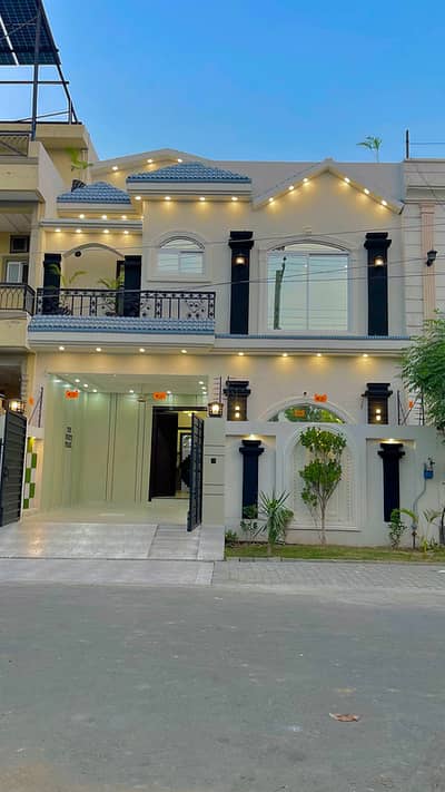 5 Marla Slitly Use House For Sale in Central Park