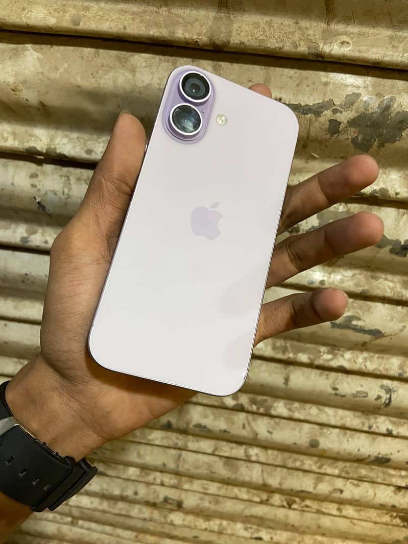 iPhone 17 3
