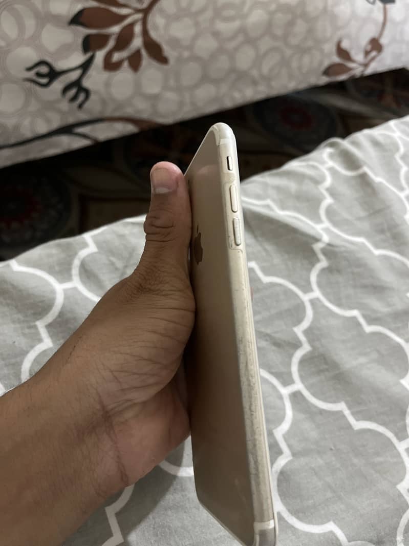 Apple iPhone 7 Plus 4