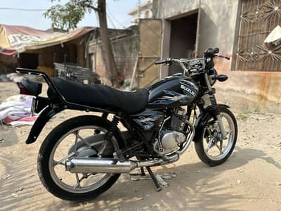 Suzuki GS 150 Special Edition October 2022 Model for urgent sale