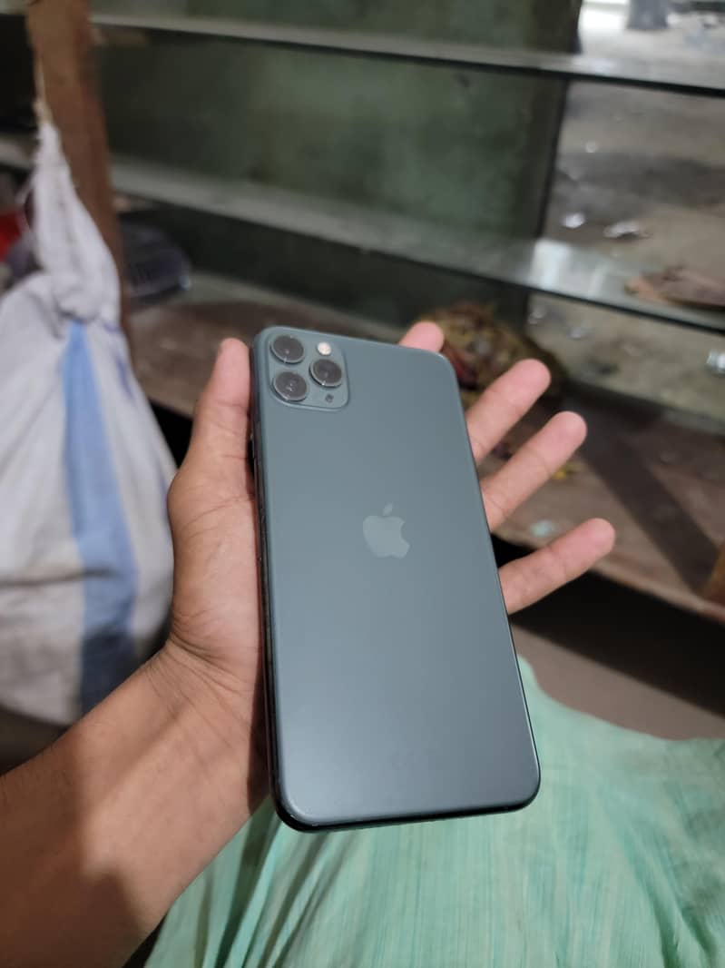 Apple iPhone 11 Pro Max 3