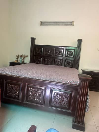 Solid wooden Double Bed with side table & Dressing Table Excellent