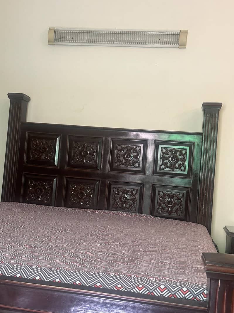 Solid wooden Double Bed with side table & Dressing Table Excellent 1