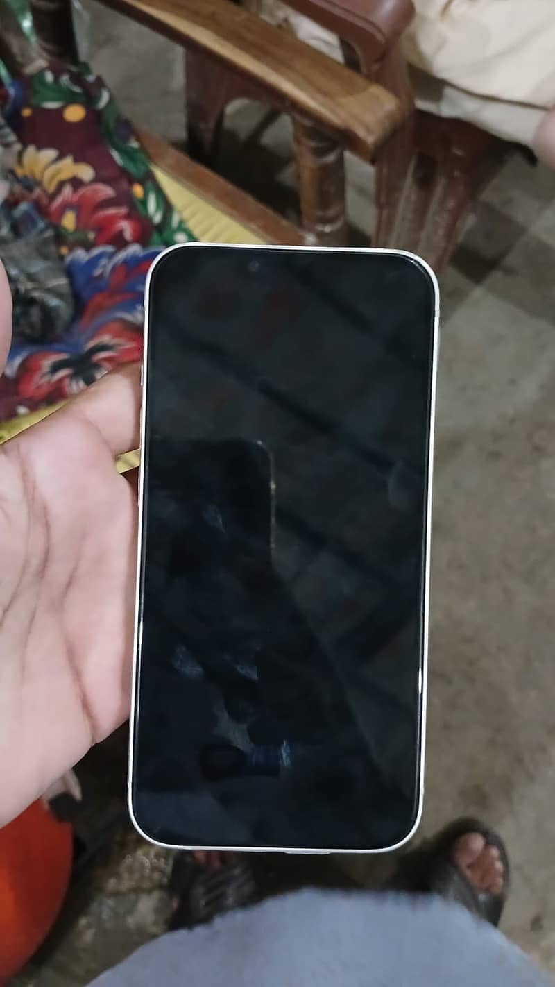 Apple iPhone 13 4