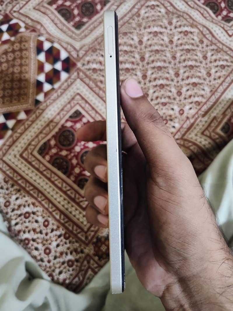 Realme C53 2