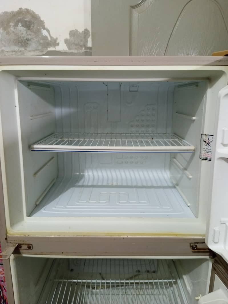 dawlance fridge 3
