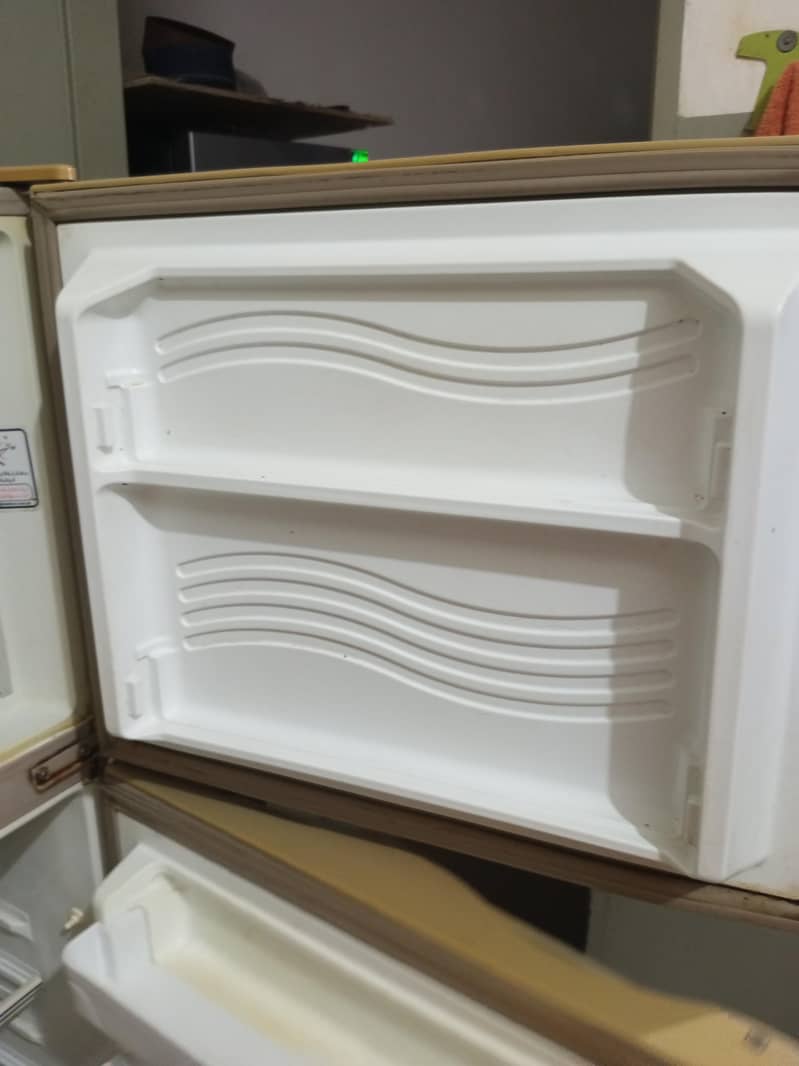 dawlance fridge 6