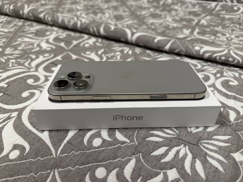 Apple iPhone 16 Pro Max 5