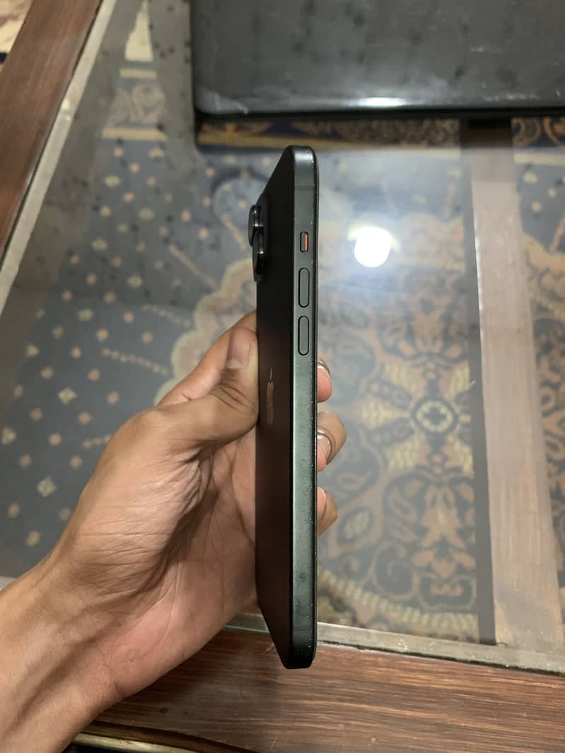 Apple iPhone 15 plus 8