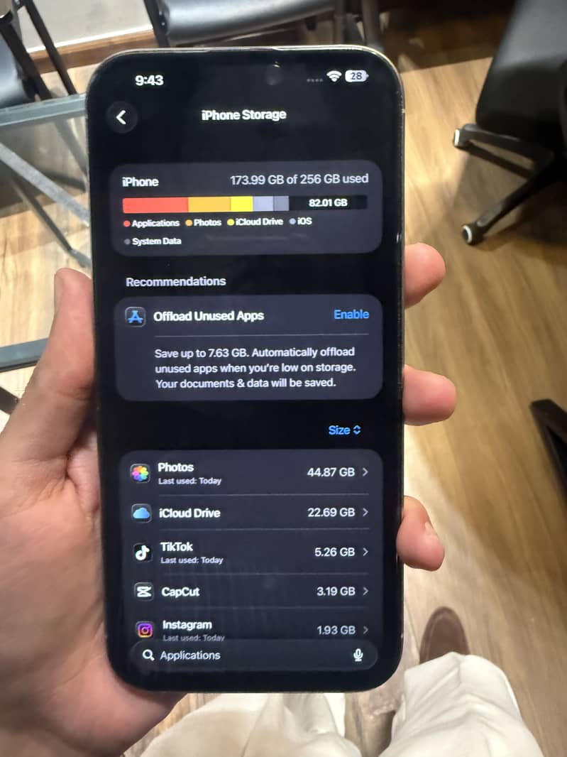 Apple iPhone 16 Pro Max 9