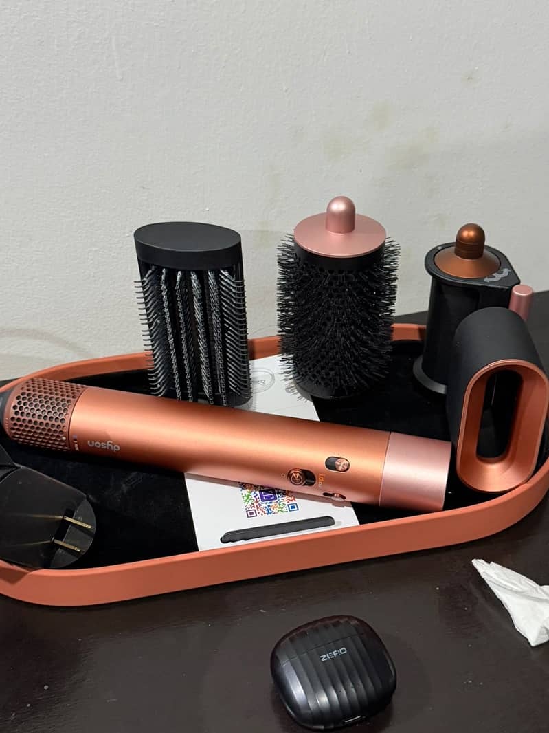 Dyson HS08 2