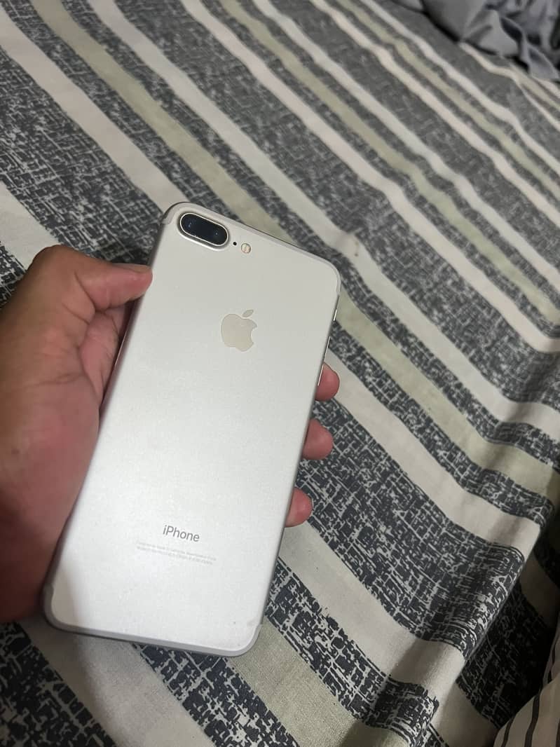 Apple iPhone 7 Plus 2